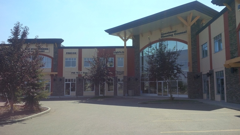 160 Broadway Blvd, Sherwood Park, AB à vendre - Photo principale – Image 1 sur 2