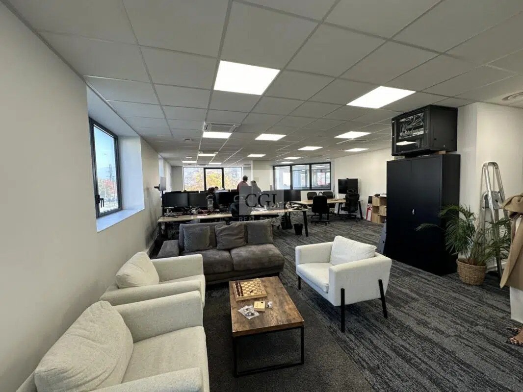 Bureau dans Seyssinet-Pariset à louer Photo de l’immeuble– Image 1 sur 5