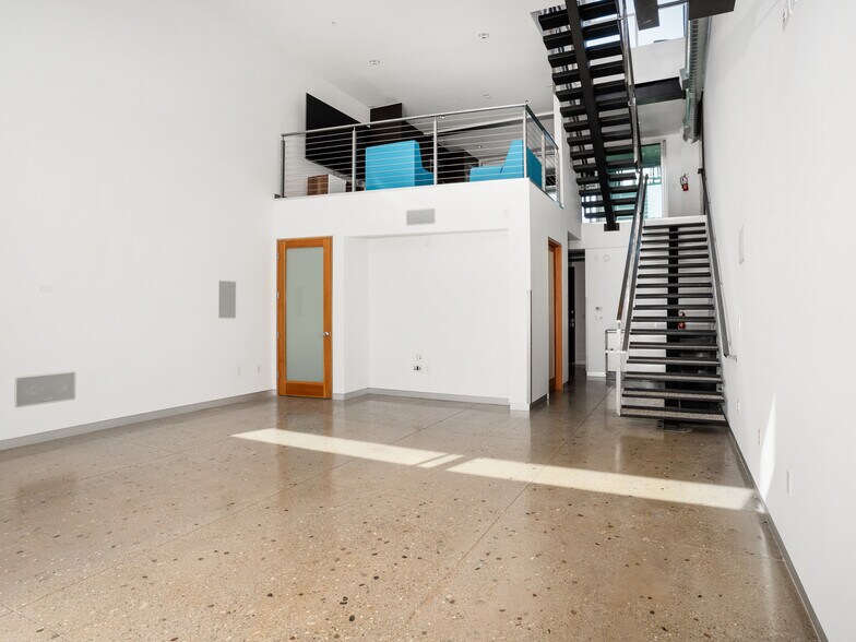 215-237 California St, El Segundo, CA à louer - Photo de l’immeuble – Image 3 sur 26