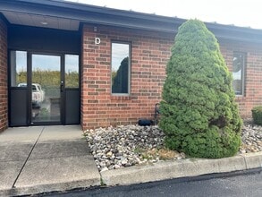 1002-1016 Corporate Ln, Export, PA à louer Photo de l’immeuble– Image 2 sur 12