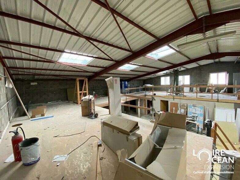 Local d’activités dans Nantes à louer - Photo de la construction – Image 2 sur 12