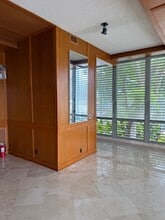 4401 Tradewinds Ave, Lauderdale-by-the-Sea, FL à vendre Photo intérieure– Image 2 sur 15