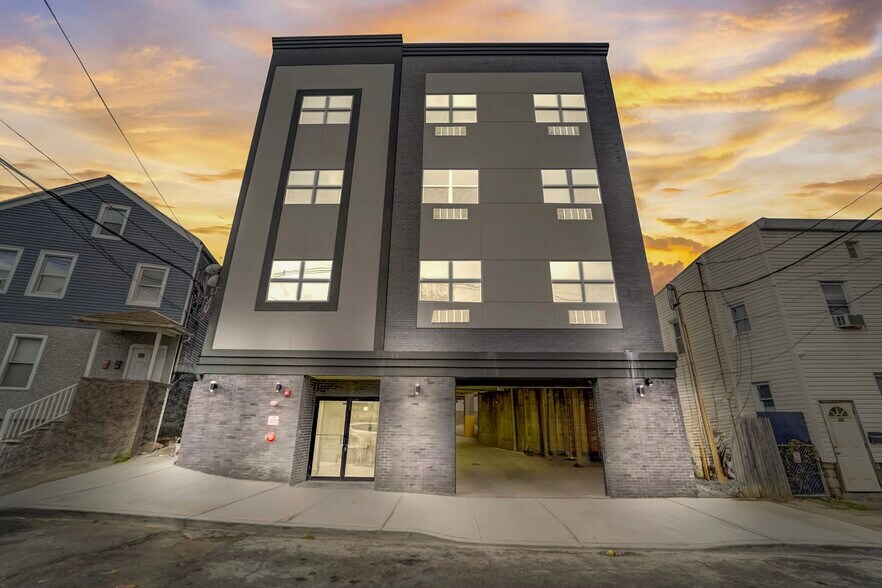48 Chadwick St, Paterson, NJ à vendre - Photo de l’immeuble – Image 1 sur 14