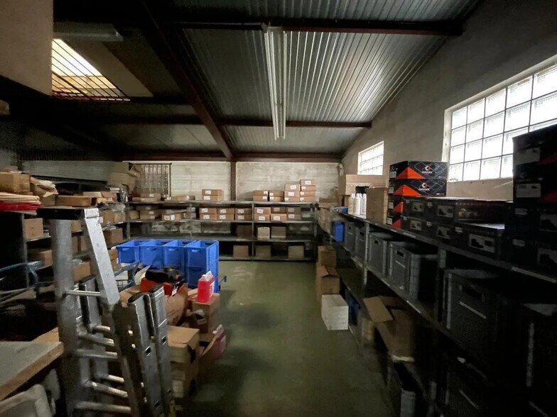 Local d'activités dans Livry-Gargan à vendre - Photo de l’immeuble – Image 3 sur 9
