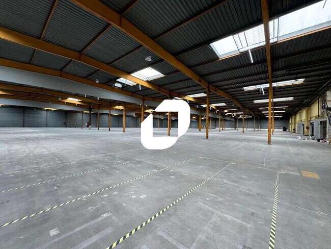 Plus de détails pour Bureau, Industriel/Logistique à louer