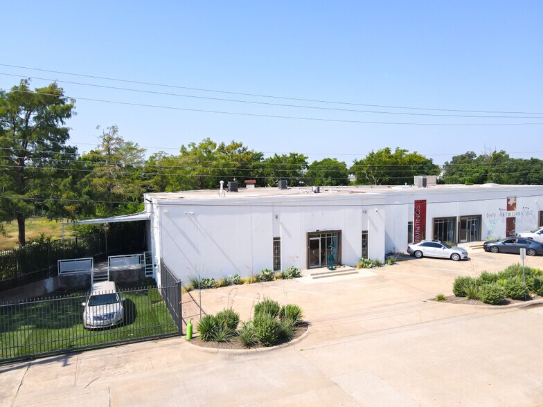 2833 Irving Blvd, Dallas, TX à vendre - Photo de l’immeuble – Image 2 sur 8