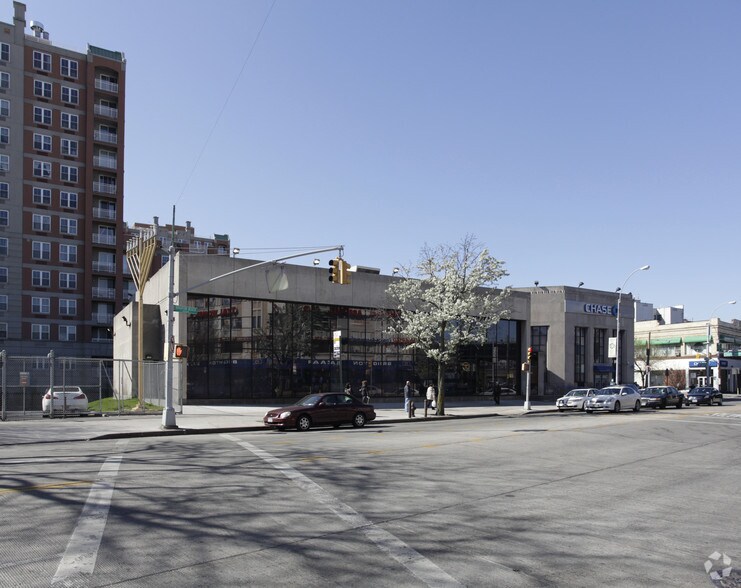 1002 Brighton Beach Ave, Brooklyn, NY à vendre - Photo de l’immeuble – Image 2 sur 3