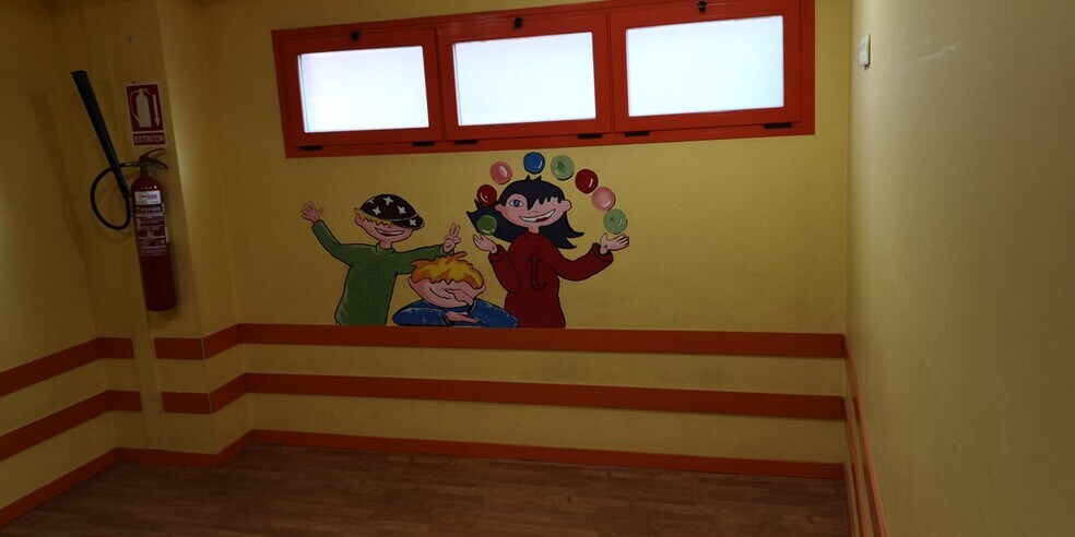 Calle de Aquitania, 15, Madrid, Madrid à louer - Photo de l’immeuble – Image 2 sur 10