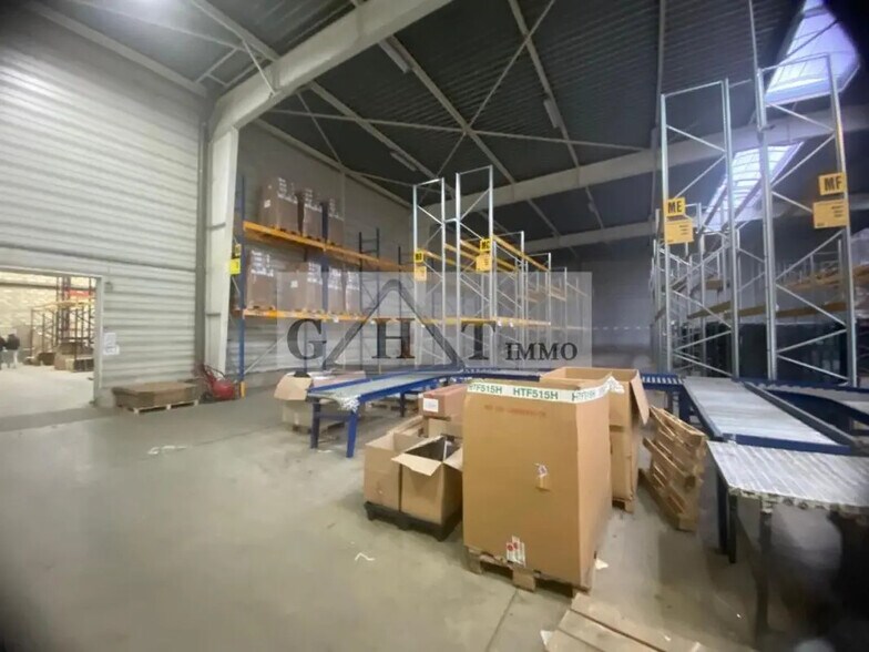 Bureau dans Lisses à louer - Photo intérieure – Image 3 sur 6