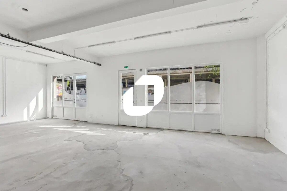 Local commercial dans Issy-les-Moulineaux à vendre Photo intérieure– Image 1 sur 12