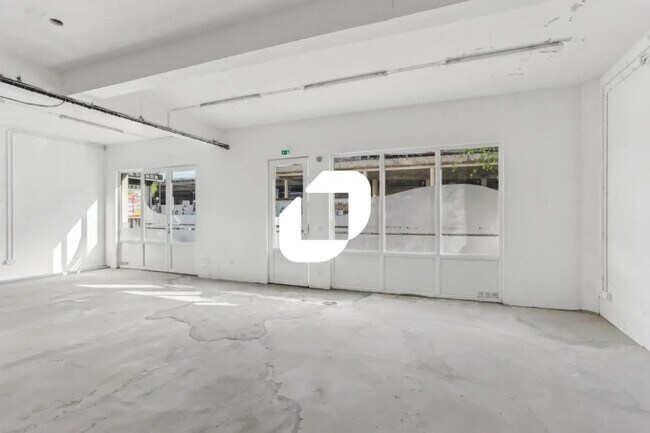 Plus de détails pour Local commercial à vendre