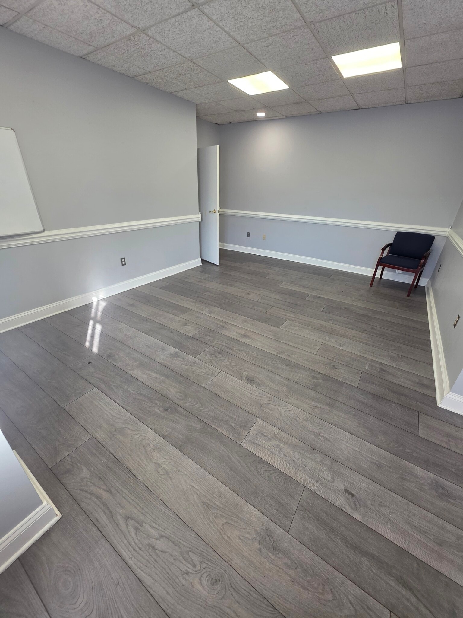 17 W Jefferson St, Rockville, MD à louer Photo intérieure– Image 1 sur 2