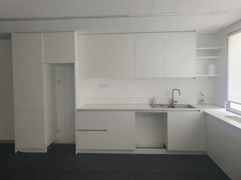 Bureau dans Suresnes à vendre - Photo de l’immeuble – Image 2 sur 7