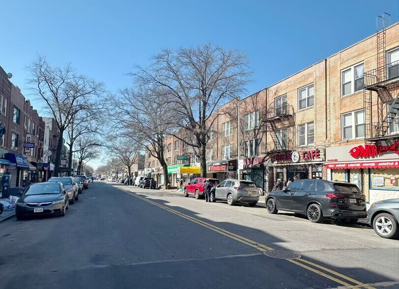 2534 Steinway St, Long Island City, NY à vendre - Photo de l’immeuble – Image 2 sur 45