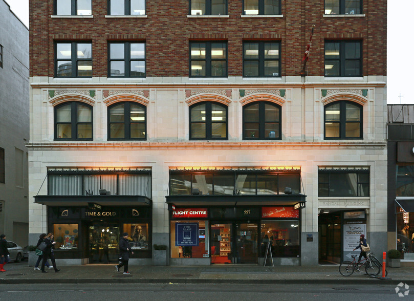 555-565 W Georgia St, Vancouver, BC à louer - Photo de l’immeuble – Image 3 sur 12