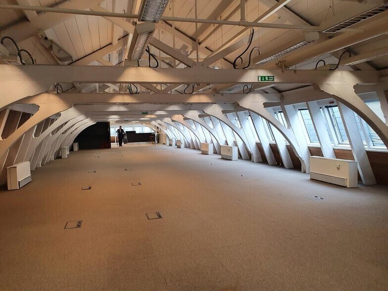 London Central Markets, Londres à louer - Photo de l’immeuble – Image 2 sur 10