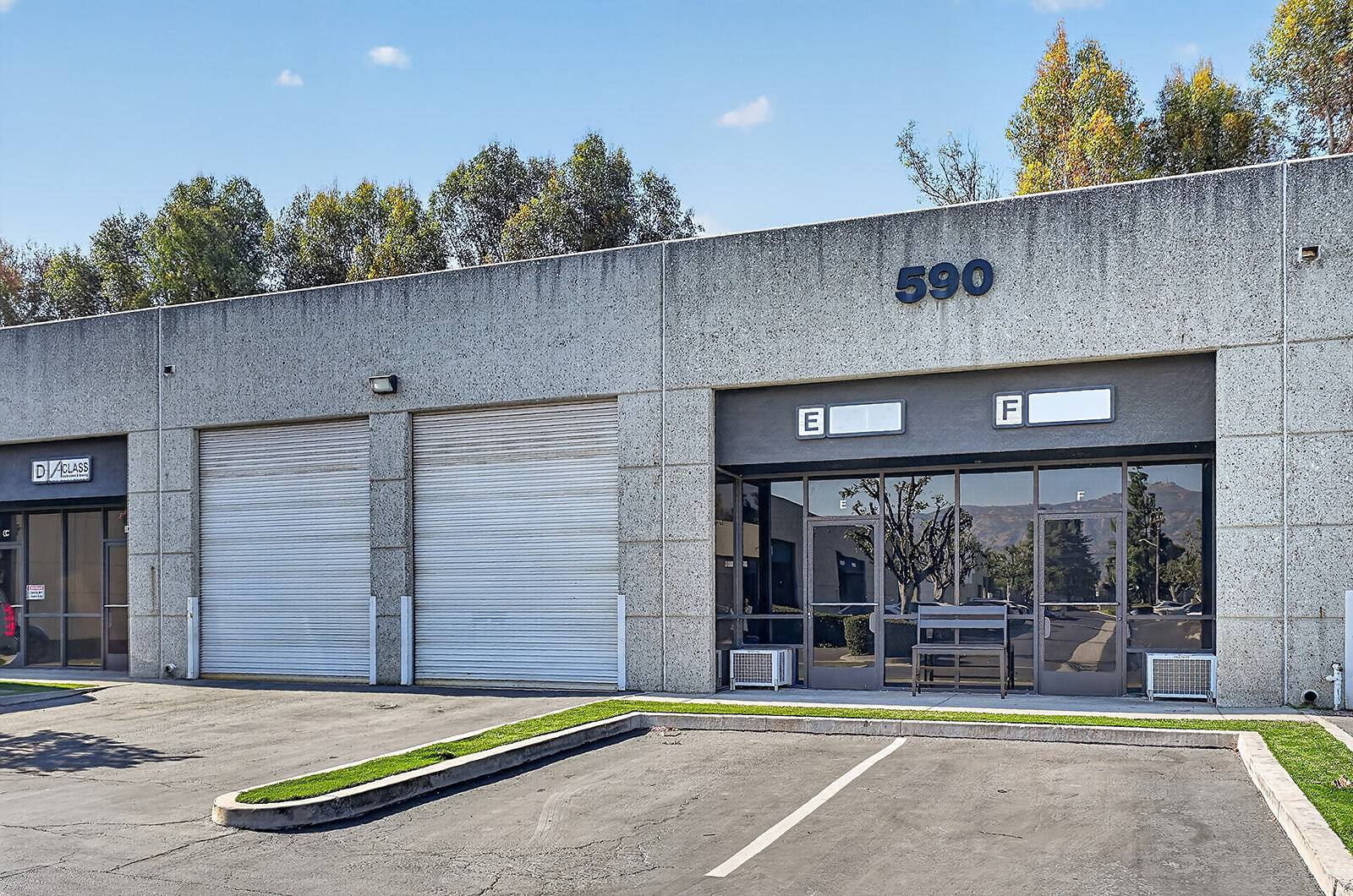 550-590 E Arrow Hwy, San Dimas, CA à louer Photo intérieure– Image 1 sur 1