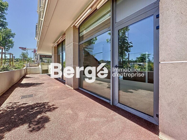 Local commercial dans Antibes à vendre - Photo de l’immeuble – Image 2 sur 7