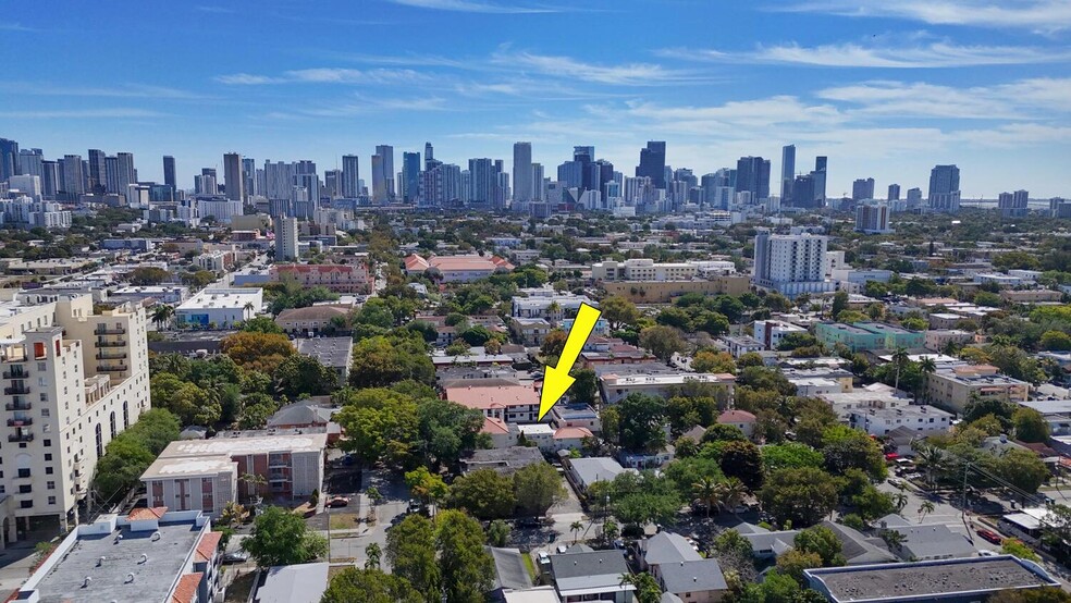 1362 SW 2nd St, Miami, FL à vendre - Photo de l’immeuble – Image 2 sur 52