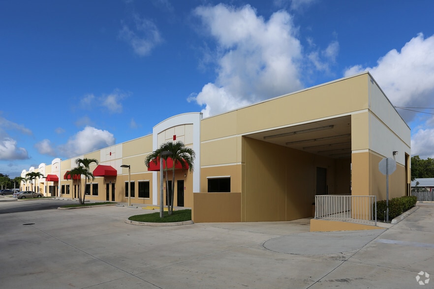3395 Lake Worth Rd, Lake Worth, FL à louer - Photo de l’immeuble – Image 3 sur 8