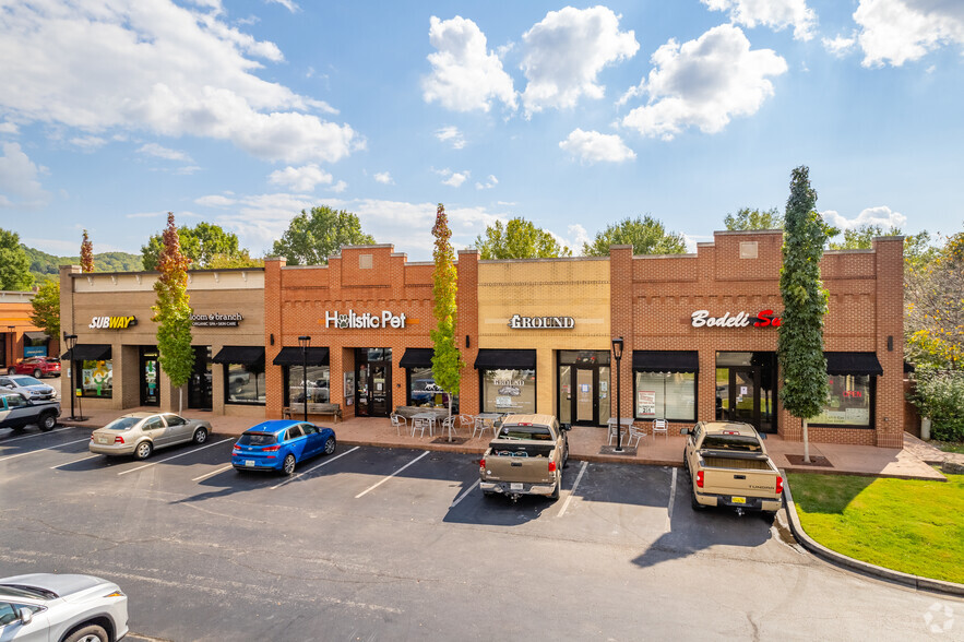 330 Mayfield Dr, Franklin, TN à louer - Photo de l’immeuble – Image 3 sur 4
