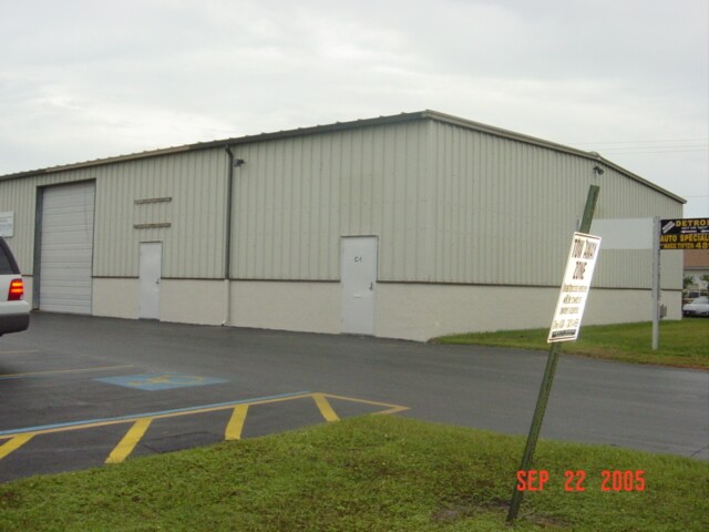 2155 Andrea Ln, Fort Myers, FL à louer - Photo de l’immeuble – Image 2 sur 4