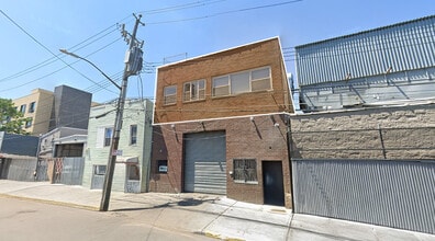 2614 W 13th St, Brooklyn, NY à vendre Photo intérieure– Image 1 sur 9