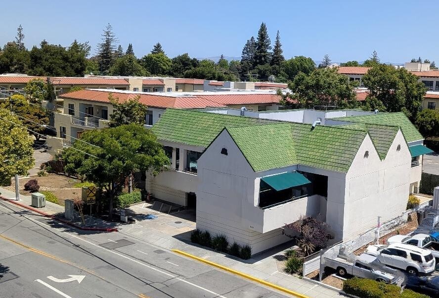 585 Glenwood Ave, Menlo Park, CA à louer Photo de l’immeuble– Image 1 sur 31