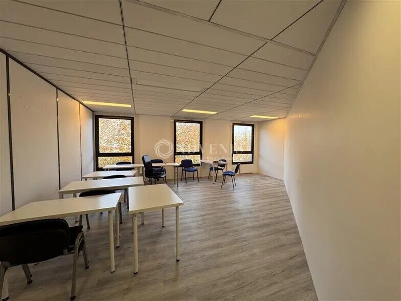 Bureau dans Lognes à vendre - Photo de l’immeuble – Image 1 sur 4