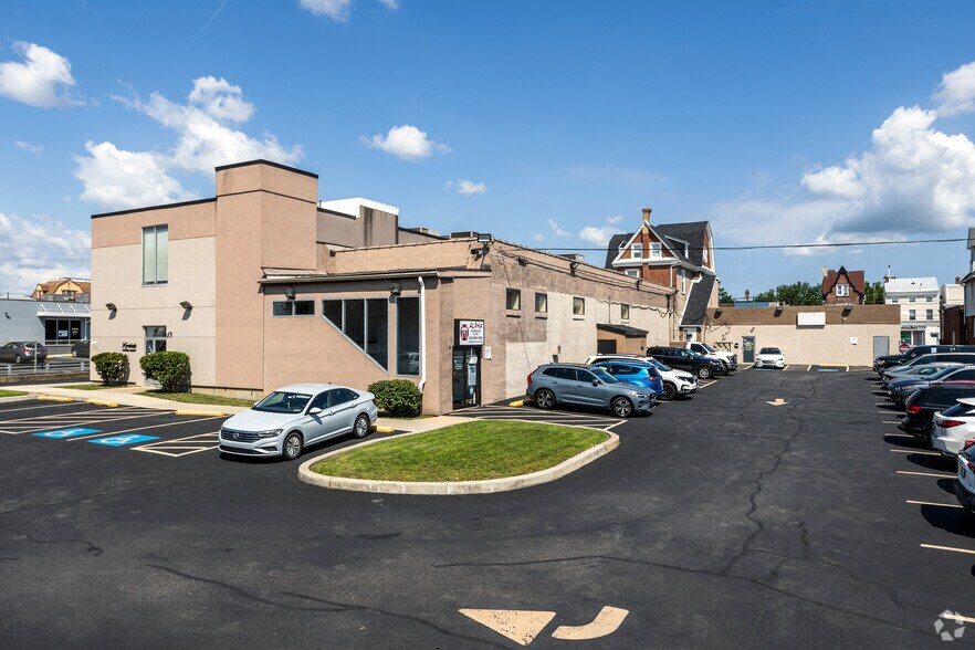 8015-8021 Frankford Ave, Philadelphia, PA à louer - Photo de l’immeuble – Image 2 sur 15