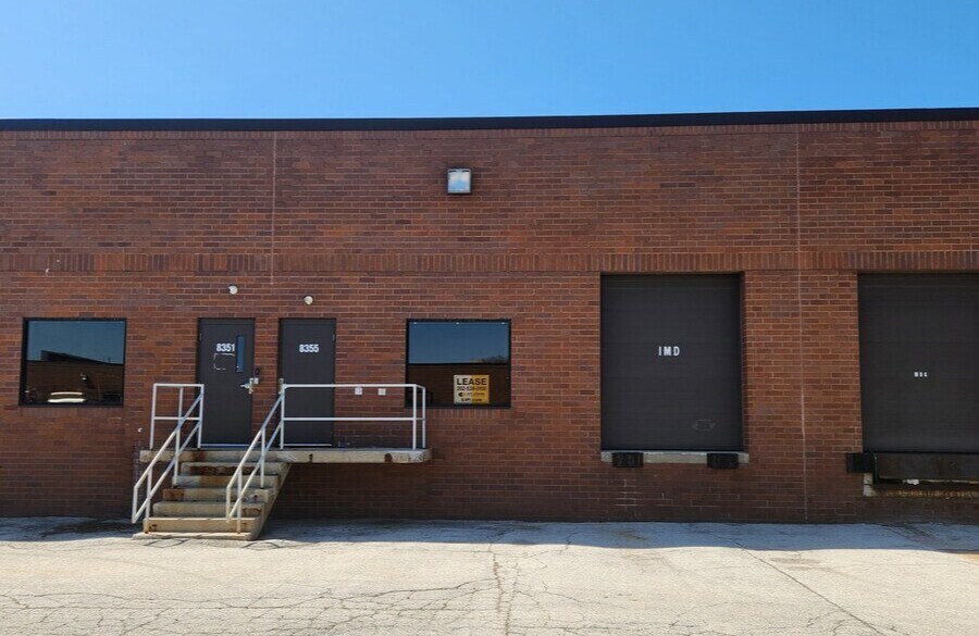 8335-8363 N Steven Rd, Milwaukee, WI à louer Photo de l’immeuble– Image 1 sur 4