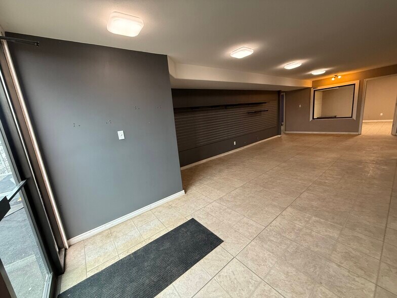 2213 2 Av N, Lethbridge, AB à louer - Photo de l’immeuble – Image 2 sur 12