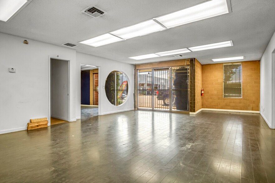 13333-13345 Saticoy St, North Hollywood, CA à louer - Photo de l’immeuble – Image 2 sur 18