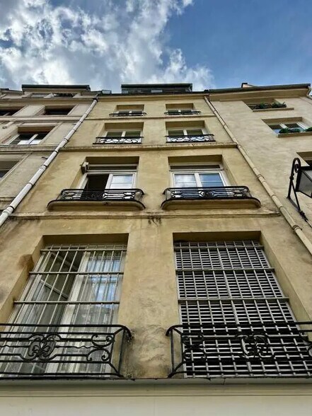 195 Rue Saint-Denis, Paris à louer - Photo de l’immeuble – Image 2 sur 7