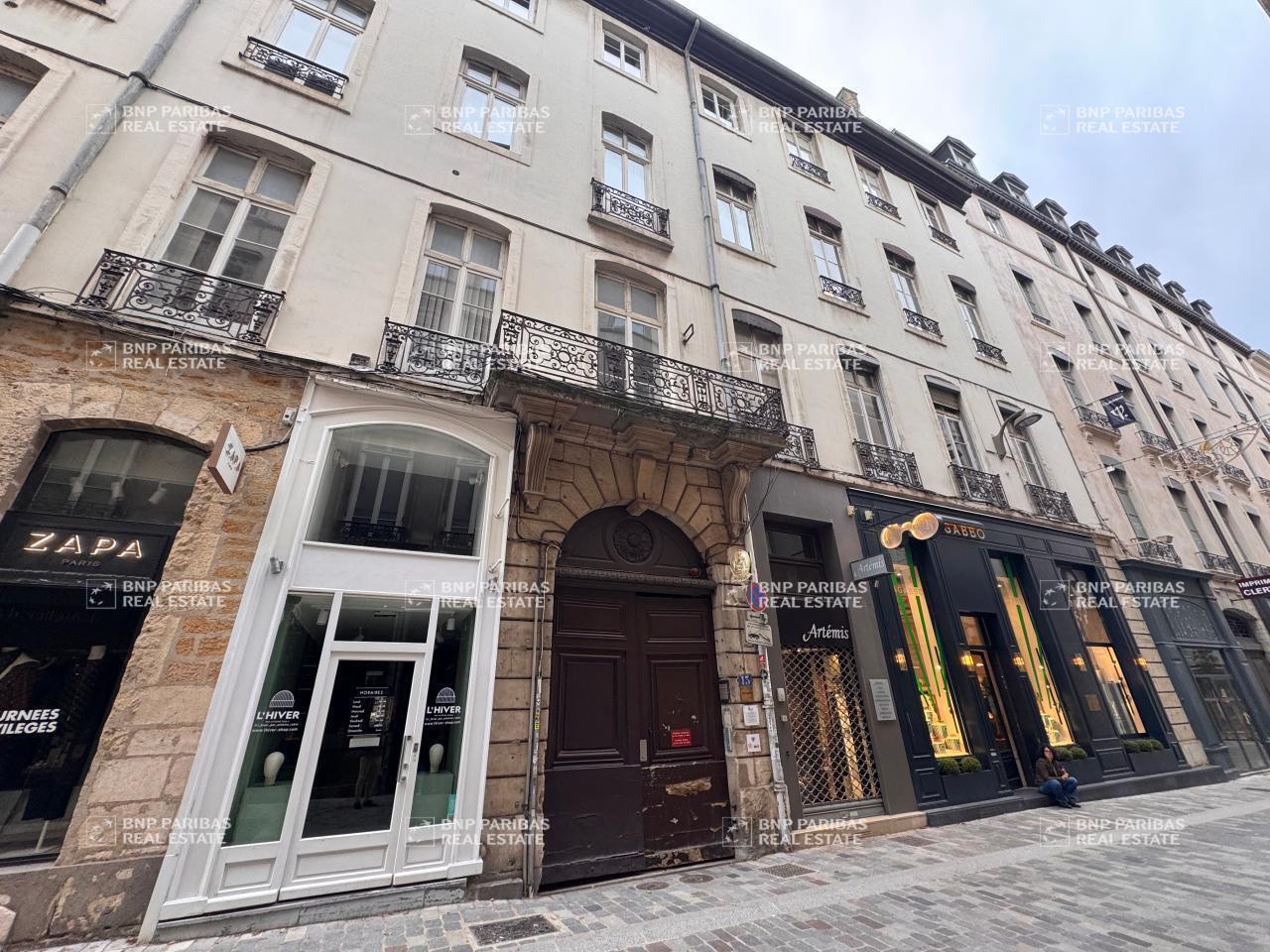 Immeuble residentiel dans Lyon à vendre Photo de l’immeuble– Image 1 sur 18