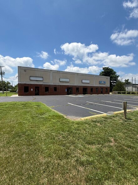123 Maple St, Warsaw, VA à vendre - Photo de l’immeuble – Image 2 sur 9