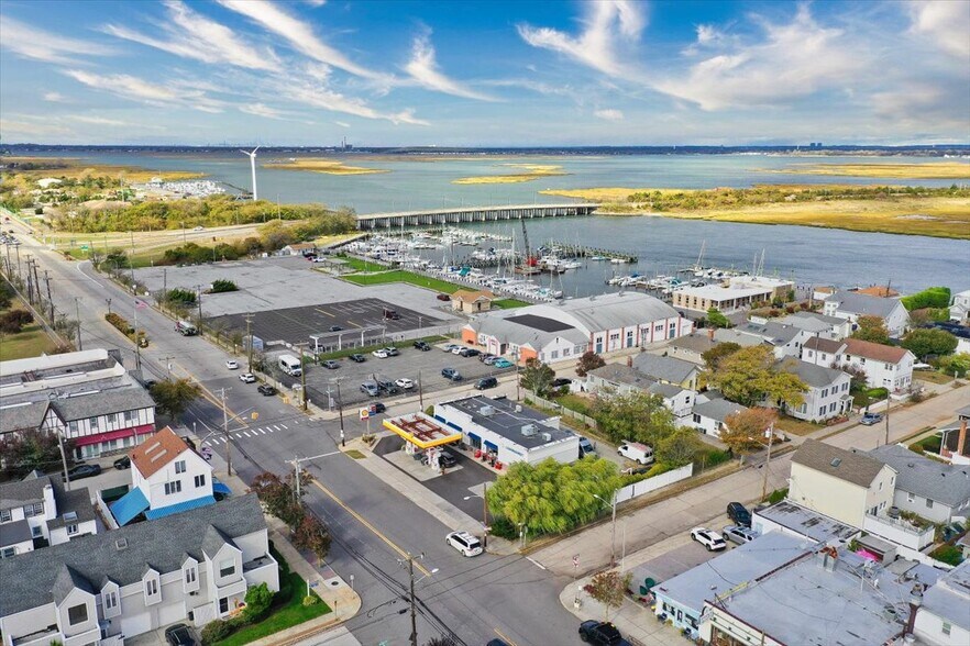 12 Lido Blvd, Point Lookout, NY à vendre - Photo de l’immeuble – Image 2 sur 25