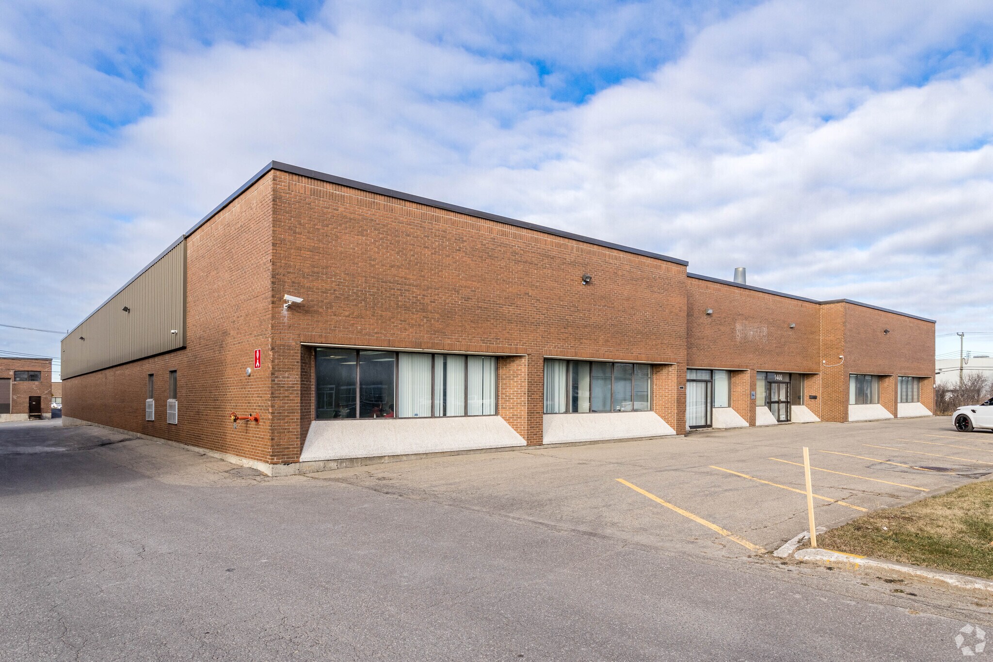 1400 Rue Pomba, Montréal, QC à louer Photo principale– Image 1 sur 6