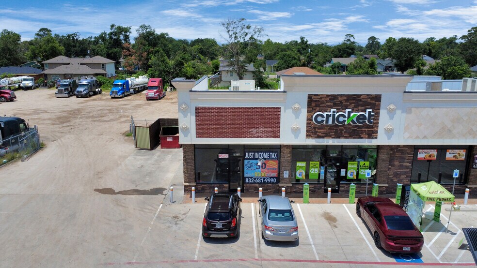 7803 Jensen Dr, Houston, TX à louer - Photo de l’immeuble – Image 2 sur 24