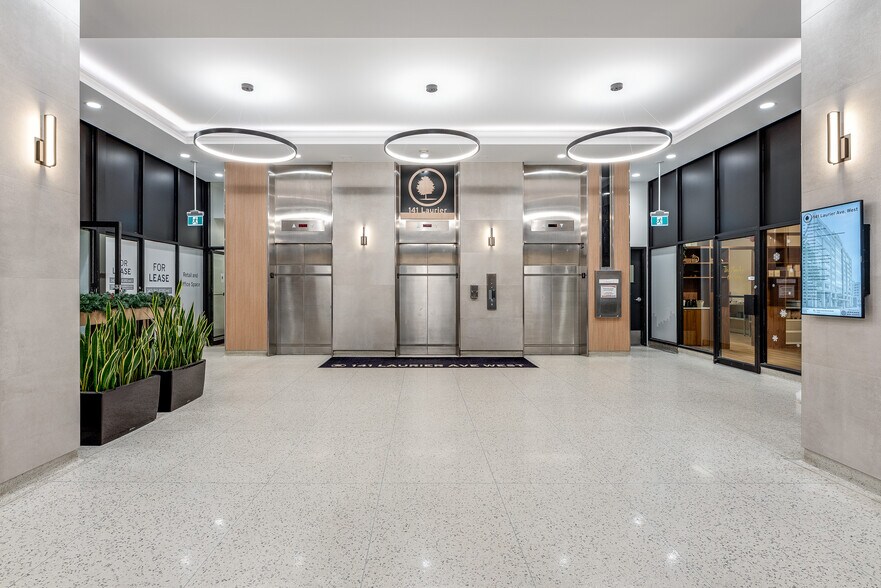 141 Laurier Ave W, Ottawa, ON à louer - Hall d’entrée – Image 2 sur 12