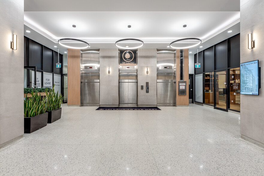 141 Laurier Ave W, Ottawa, ON à louer - Hall d’entrée – Image 3 sur 10