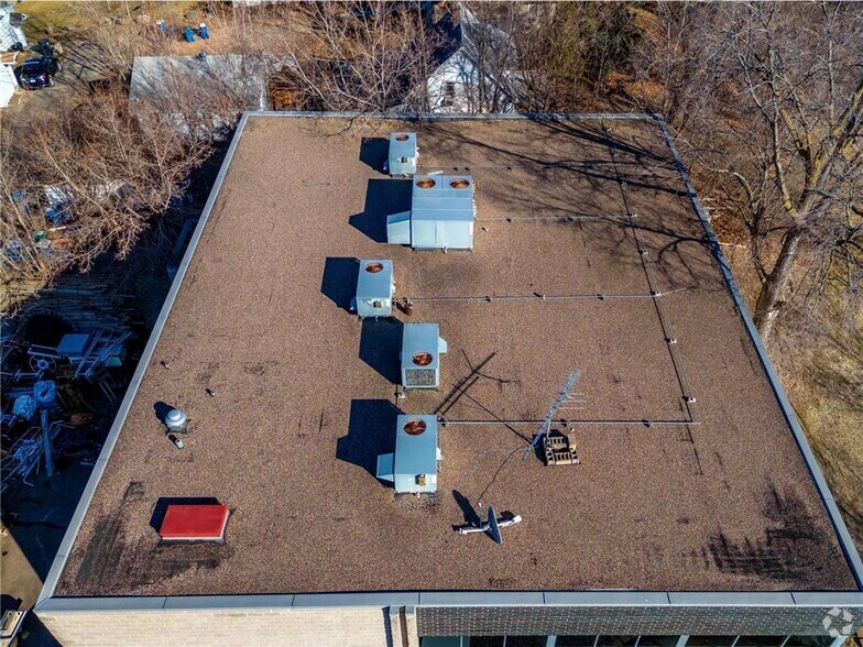 4388 Shoreline Dr, Spring Park, MN à vendre - Photo de l’immeuble – Image 3 sur 94