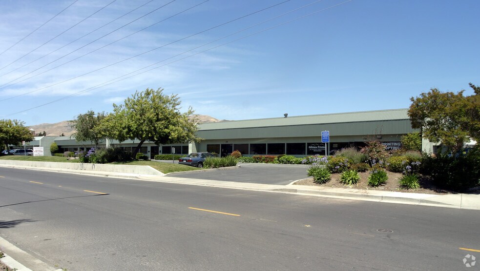 232-250 S Hillview Dr, Milpitas, CA à louer - Photo de l’immeuble – Image 2 sur 14