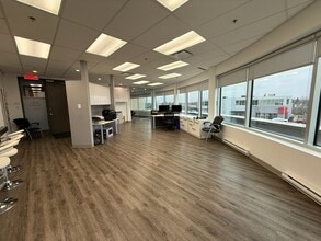 1550 Rue Ampère, Boucherville, QC à louer Photo intérieure– Image 2 sur 5