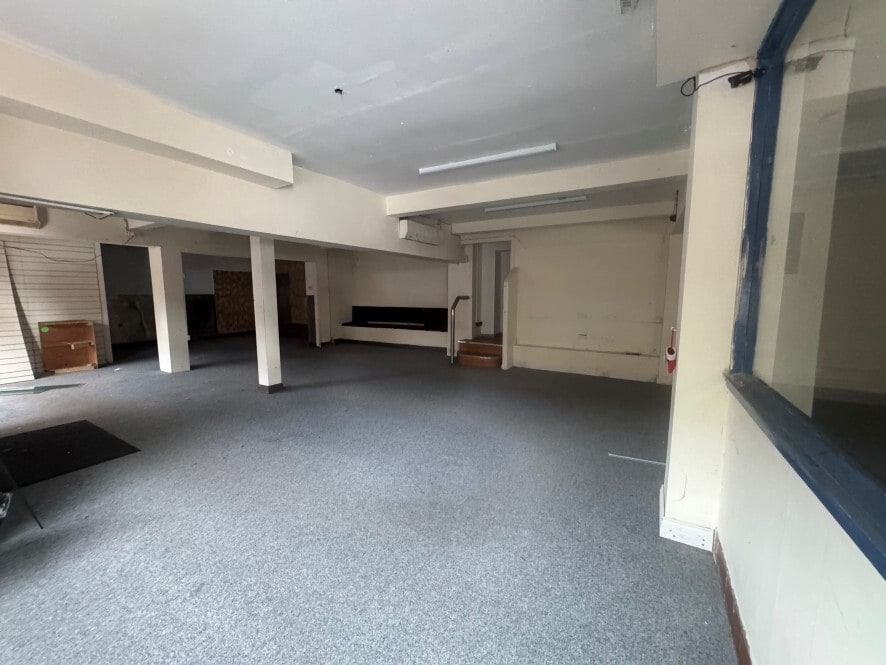 58-64 Dalton Rd, Barrow In Furness, CMA LA14 1JB - Lot 58-60 - - Photo intérieure - Image 2 of 3