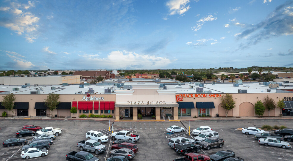 2205 Veterans Blvd, Del Rio, TX à louer - Photo de l’immeuble – Image 2 sur 12