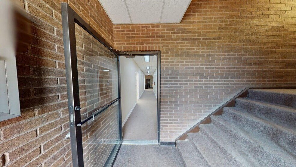 1235 E Davis, Arlington Heights, IL à vendre - Photo de l’immeuble – Image 2 sur 29