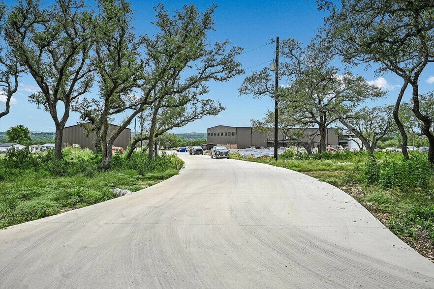 15113 Fitzhugh Rd, Austin, TX à louer - Photo de l’immeuble – Image 2 sur 13
