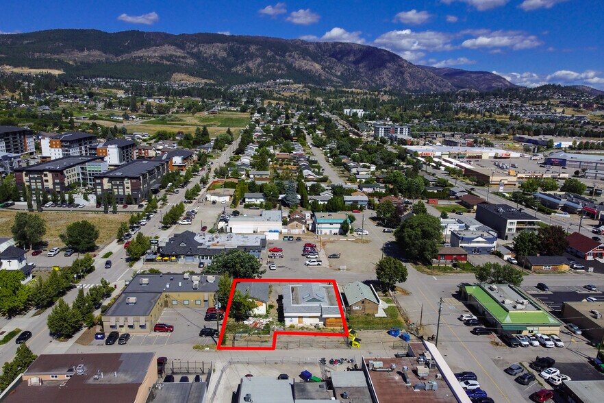 2429 Drought Rd, West Kelowna, BC à vendre - Photo de l’immeuble – Image 2 sur 8