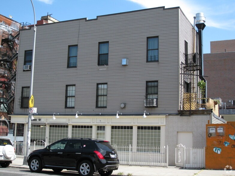 2 Hope St, Brooklyn, NY à louer - Photo de l’immeuble – Image 3 sur 8